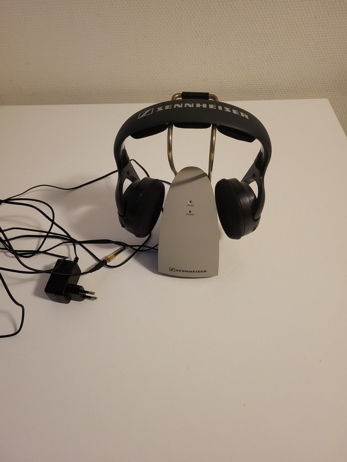 Sennheiser HDR 118 Draadloze Hoofdtelefoon met Oplaadstation, Audio, Tv en Foto, Koptelefoons, Ophalen, Gebruikt, Sennheiser, Over-ear