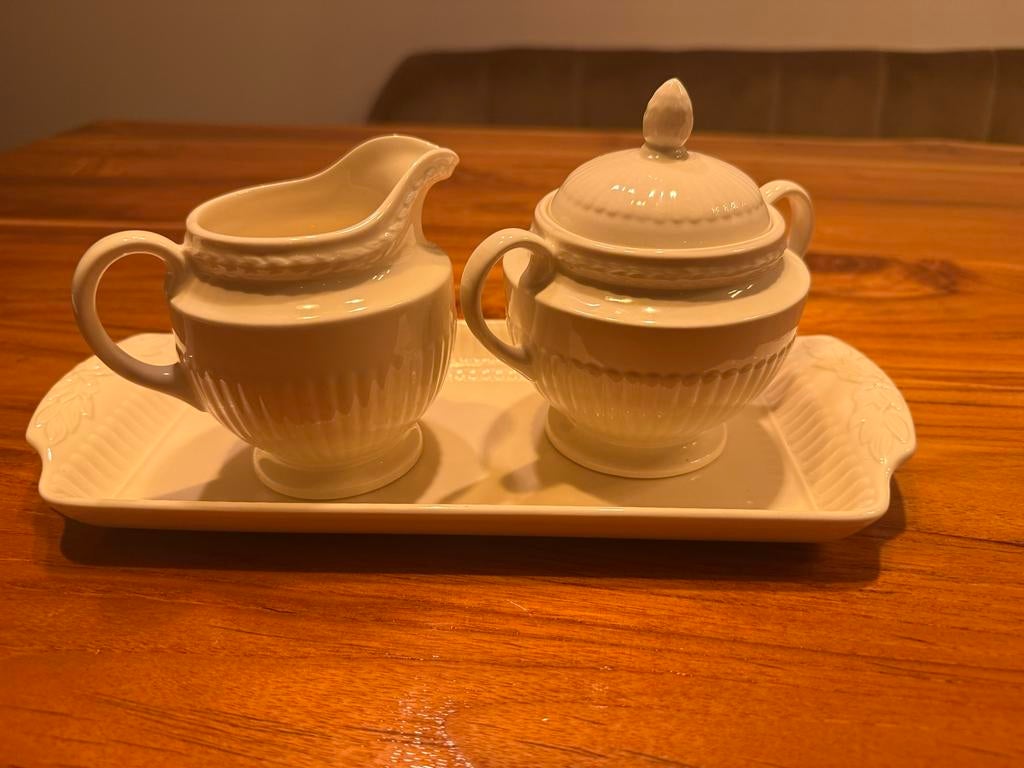 Wedgwood Edme roomstel - Zo goed als nieuw, Huis en Inrichting, Keuken | Servies, Zo goed als nieuw, Overige typen, Wedgwood, Porselein