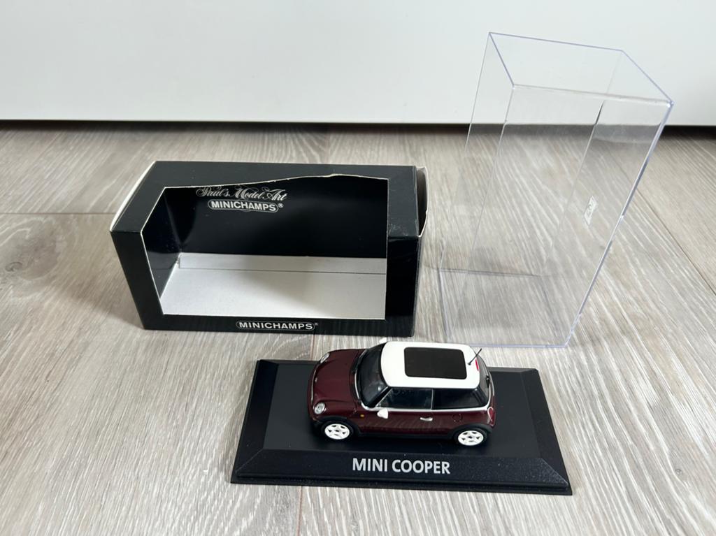 1:43 Minichamps Mini Cooper Bordeaux Rood In doos, Hobby en Vrije tijd, Modelauto's | 1:43, Zo goed als nieuw, Auto, MiniChamps
