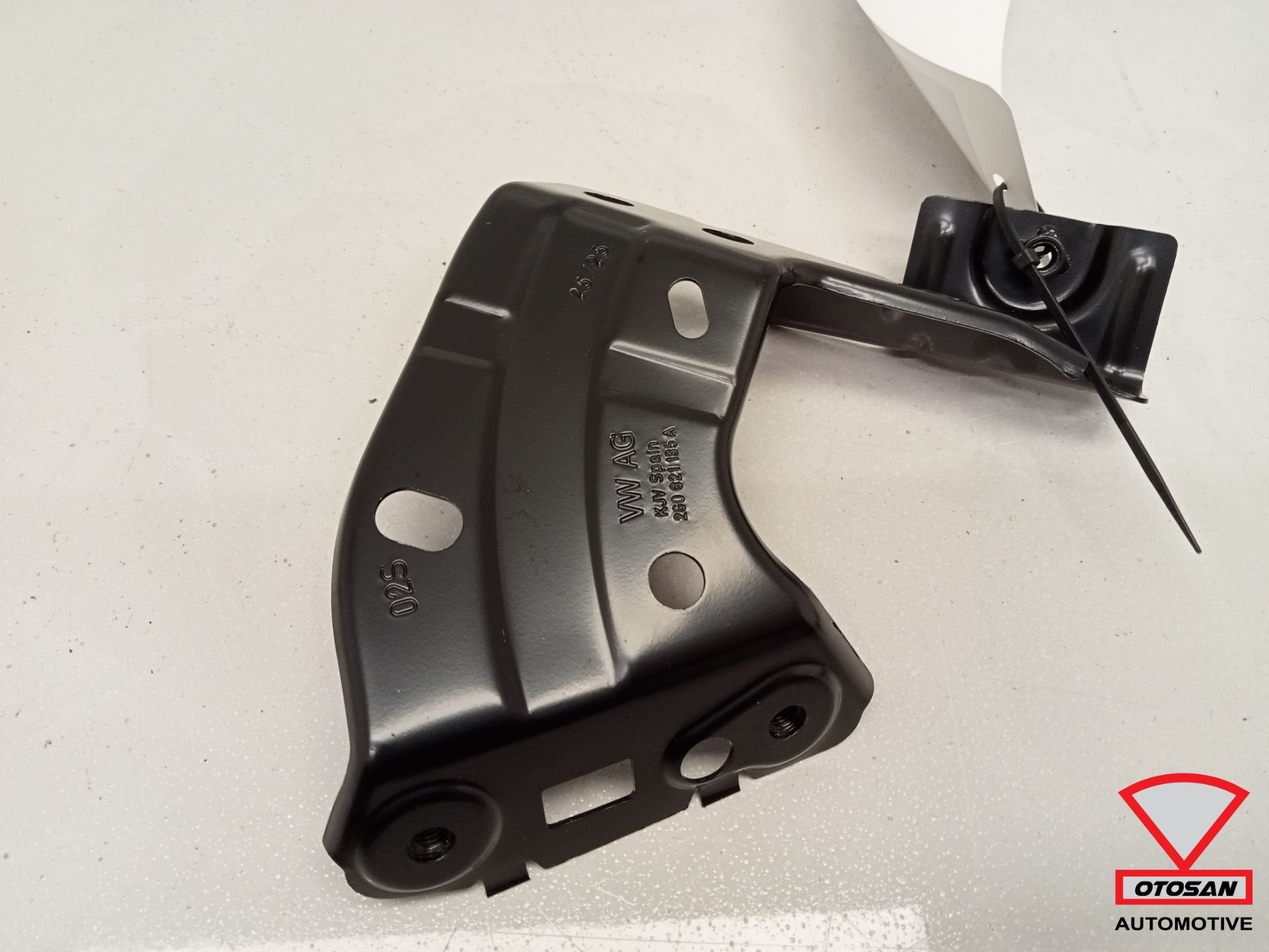 VW Polo 2G Zijscherm Houder steun Links Nieuw 2G0821135A Ori, Volkswagen, Volkswagen AG, Nieuw, Berliner Ring 2
38440  Wolfsburg, DE