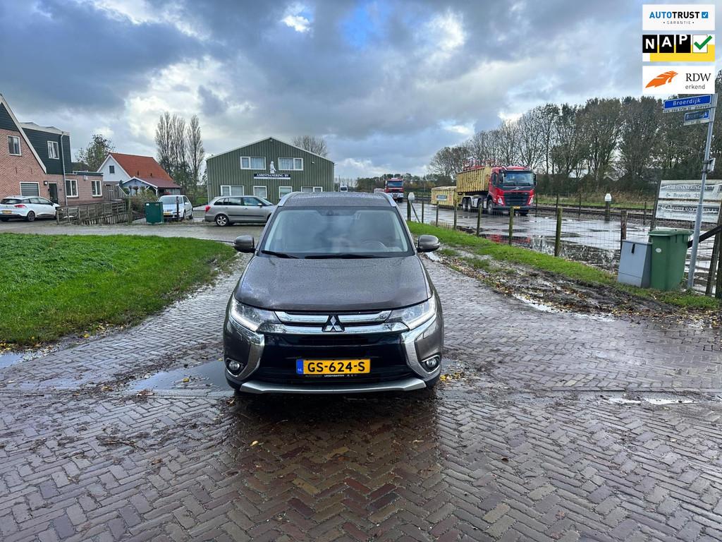 Mitsubishi Outlander 2.2 DI-D Executive Edition 4WD Clima.7P, Euro 6, 4 cilinders, 7 stoelen, Origineel Nederlands
