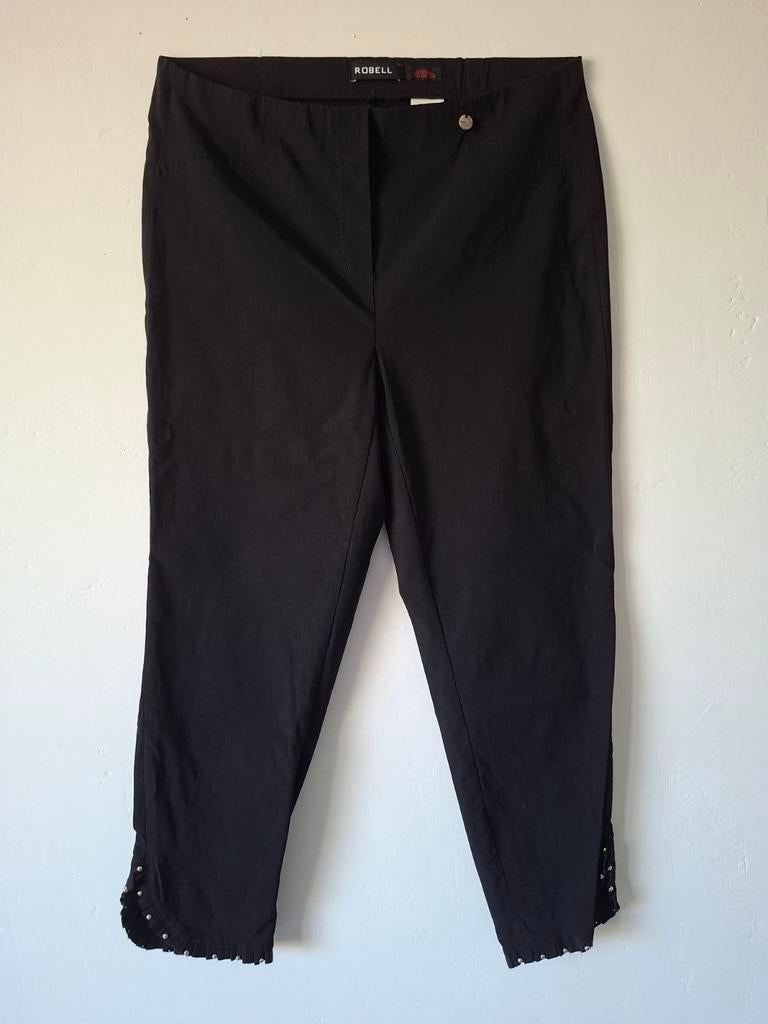 Mooie Zwarte Robell Stretch CapriBroek Mt 42/44, Zwart, Maat 42/44 (L), Ophalen of Verzenden, Zo goed als nieuw