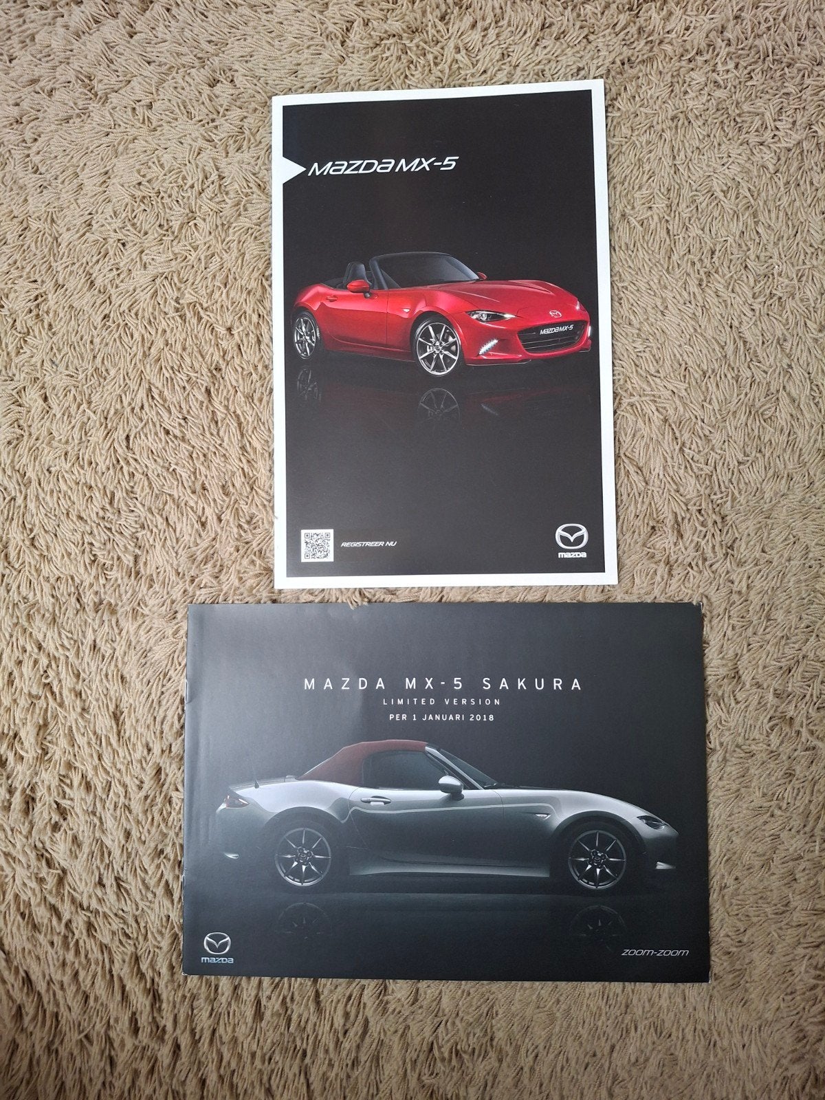 2x autofolder Mazda MX-5 mk4, Boeken, Verzenden, Zo goed als nieuw, Mazda