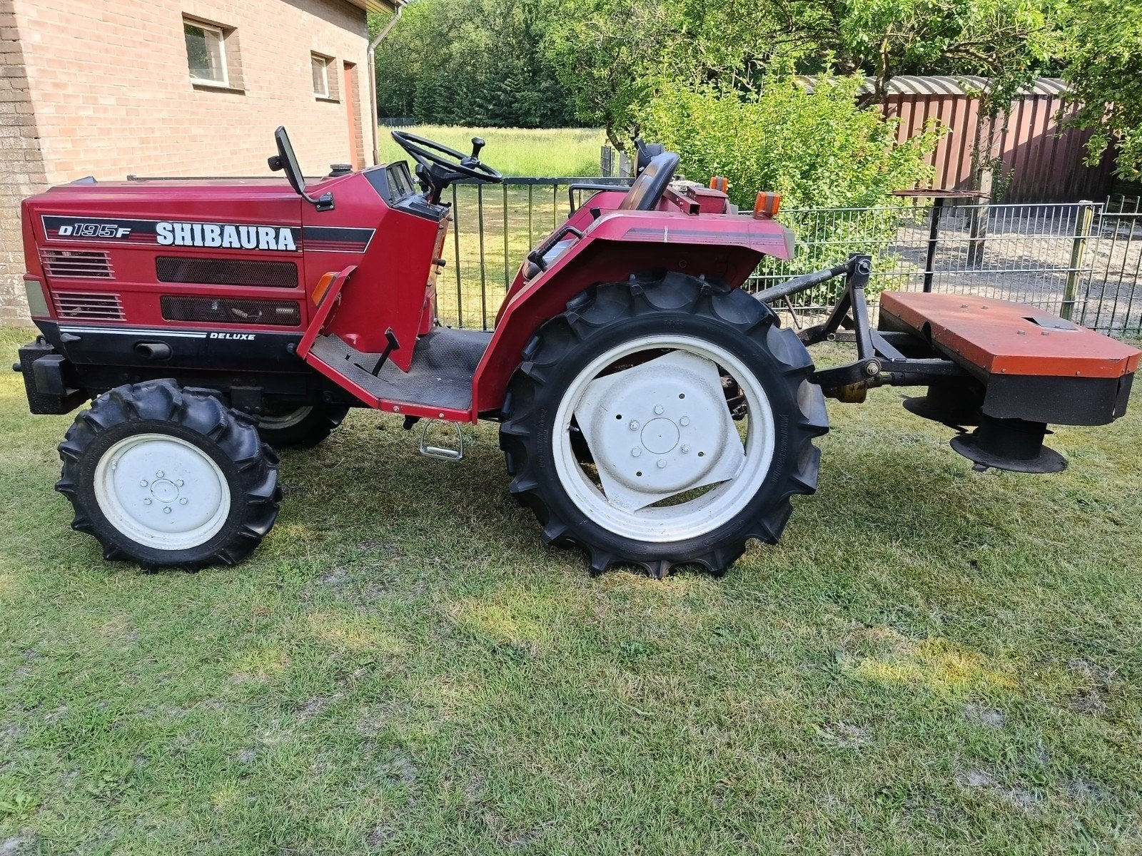Shibaura D185F Deluxe Compact Tractor met Maaier, Zakelijke goederen, Ophalen