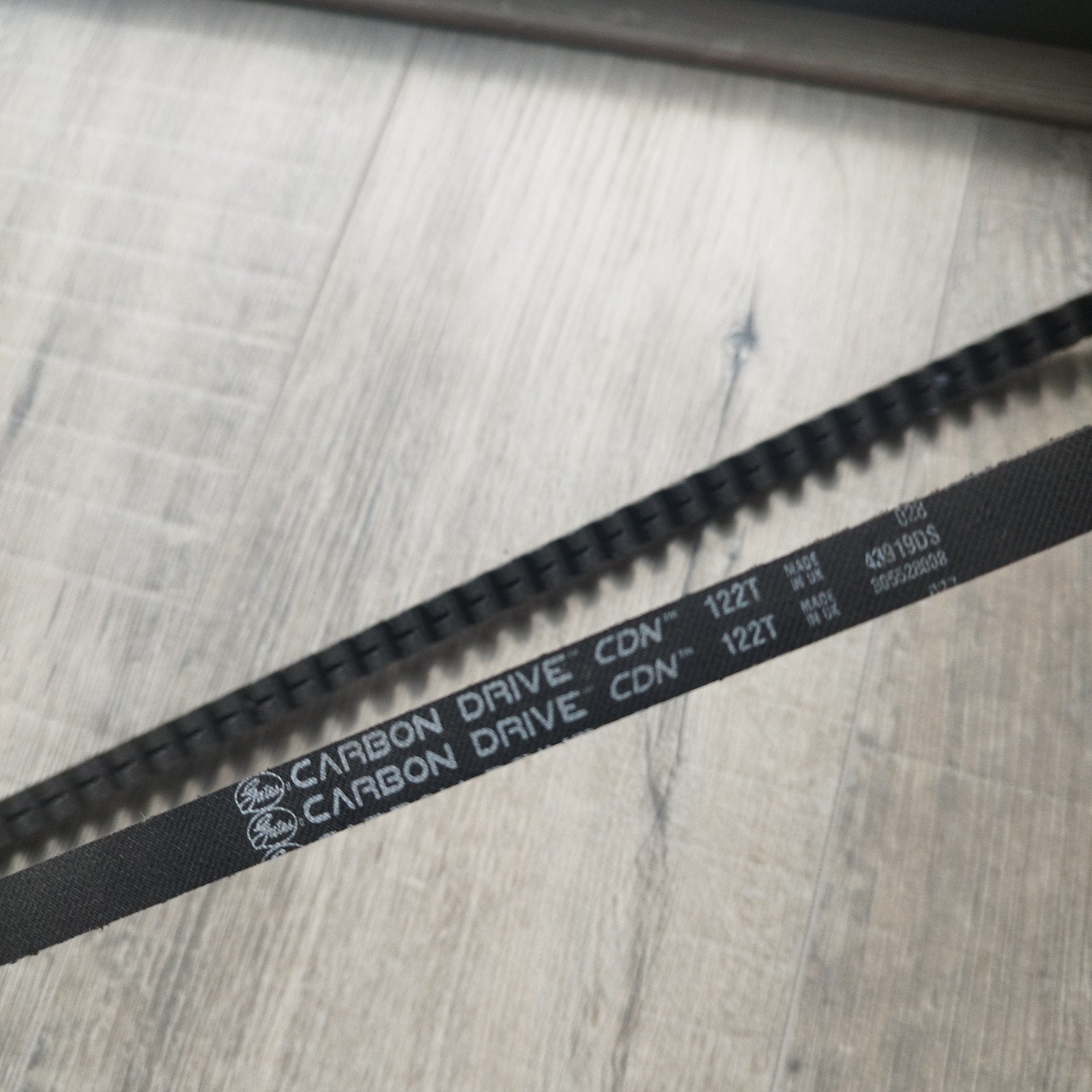 Gates Carbon Drive CDN 122T Riem, Fietsen en Brommers, Fietsonderdelen, Nieuw, Derailleur of Ketting, Rubber, Elektrische fiets