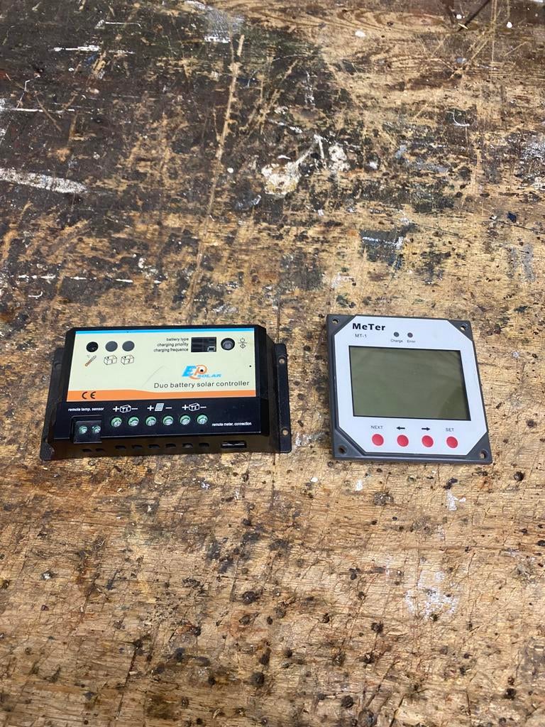 Te koop Duo Battery Solar Controller, Watersport en Boten, Ophalen, Zo goed als nieuw, Motor en Techniek, Zeilboot of Motorboot