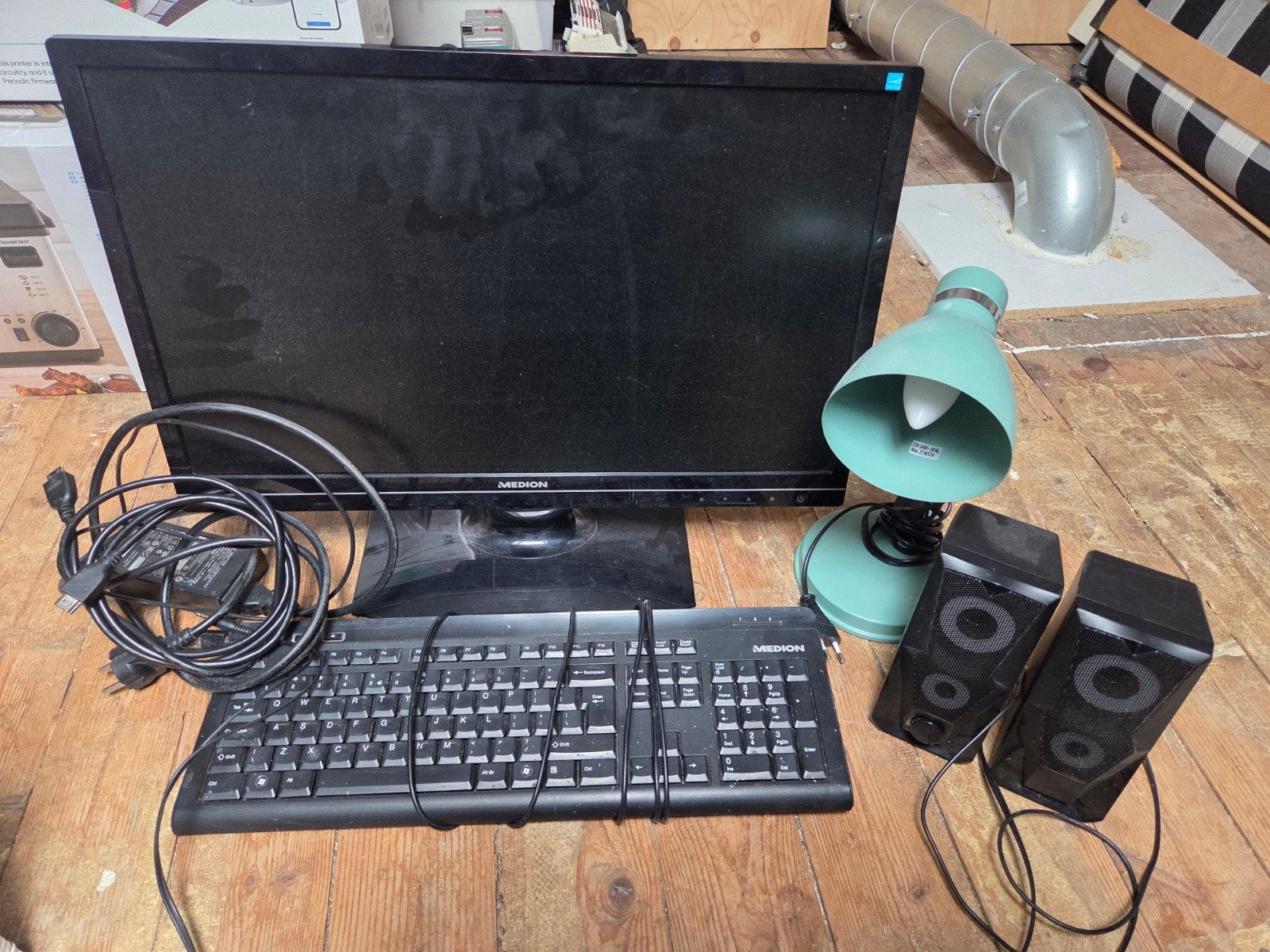Medion Monitor, Toetsenbord, Speakers, Muis & Lamp, Ophalen, Gebruikt, Audiokanaal 2, Medion