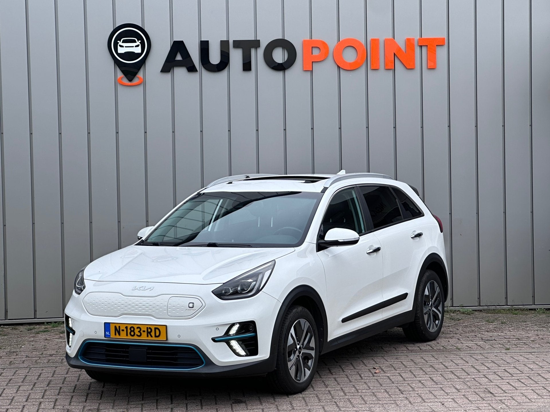 Kia E-Niro ExecutiveLine 64 kWh warmtepomp SOH 100% OPEN DAK, Dealer onderhouden, Gebruikt, 1712 kg, Wit