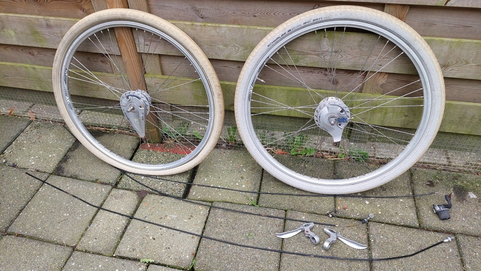 voor+achterwiel+kabels e.d. (komt van Batavus Diva), Fietsen en Brommers, Ophalen
