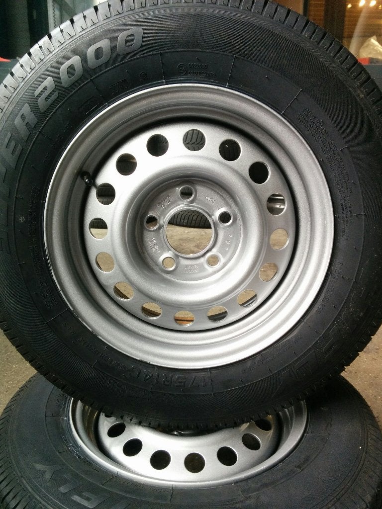 wiel voor caravan en aanhanger 175R14C  99/98N steek 5x112, Ophalen, Zo goed als nieuw