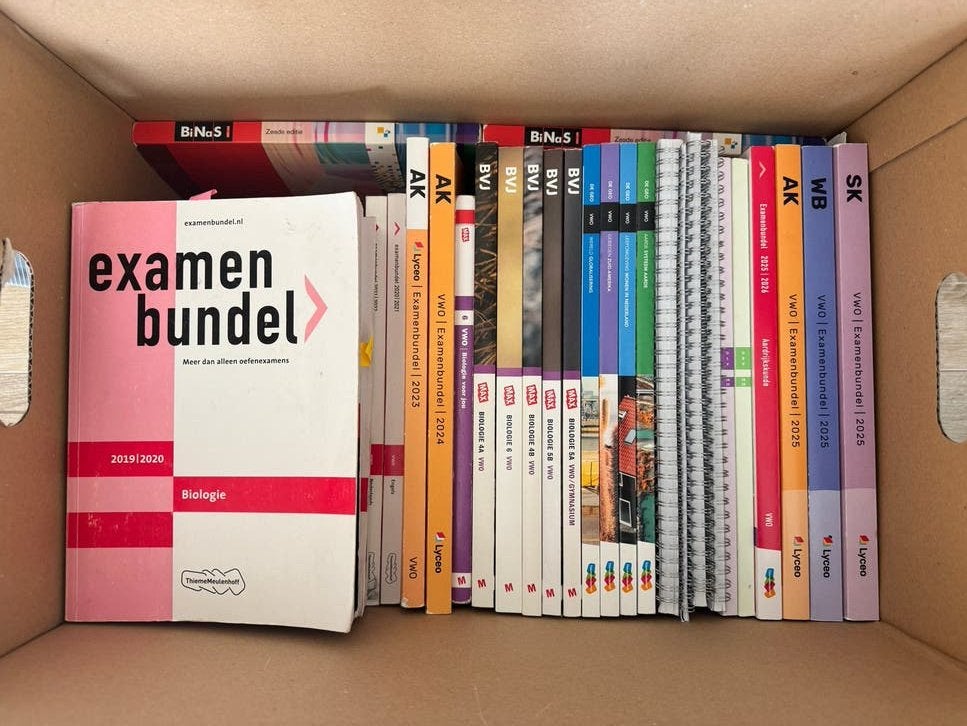 Grote collectie VWO Examenbundels en studieboeken, Ophalen of Verzenden, Beta, Gelezen