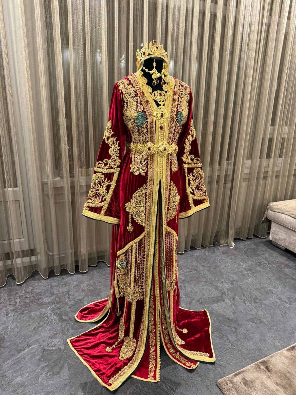 TE HUUR – ZEER EXCLUSIEVE Marokkaanse Takchita / Caftan, Kleding | Dames, Maat 38/40 (M), Overige typen, Blauw, Ophalen of Verzenden