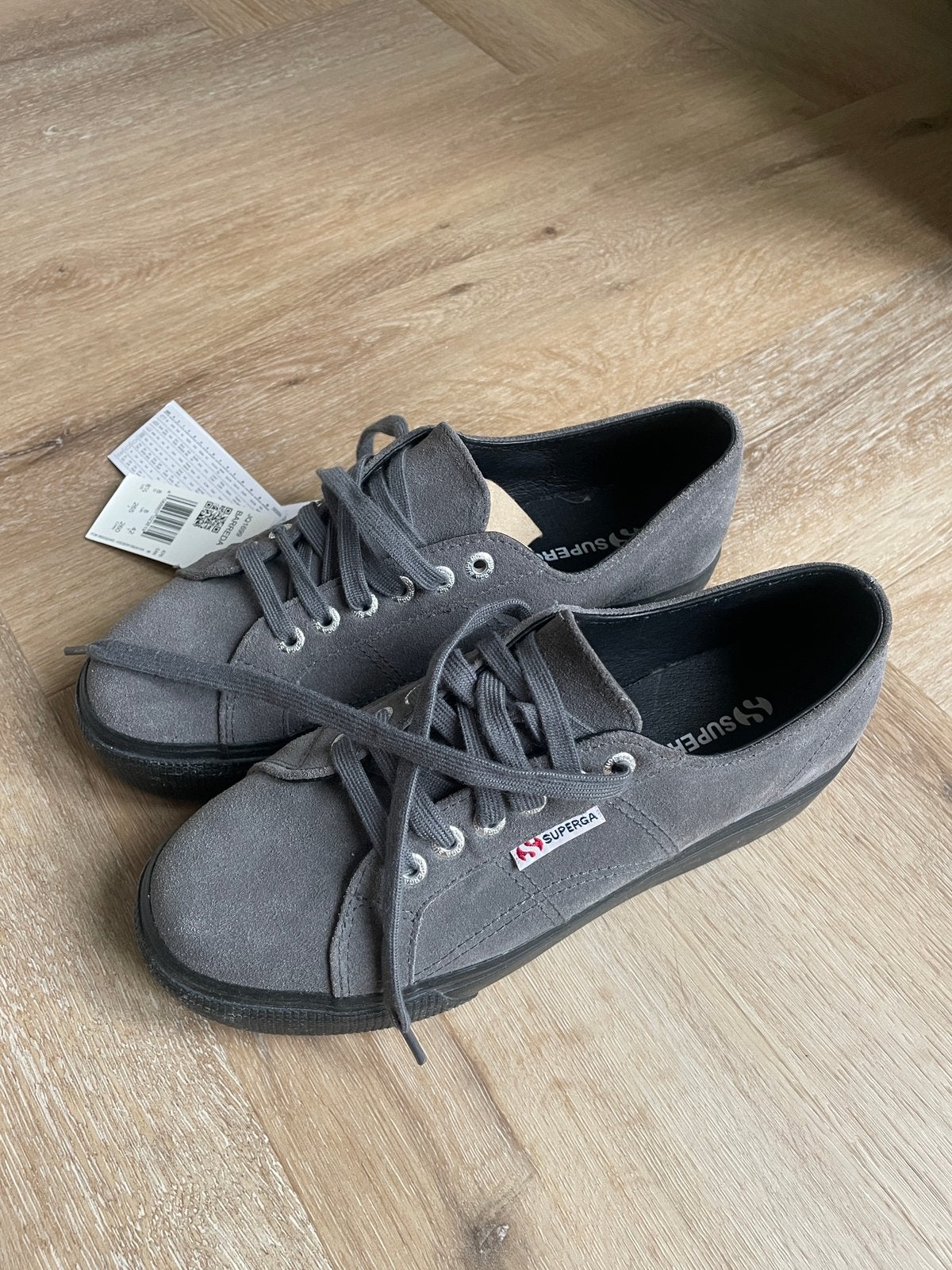 Nieuwe superga maat 39, Ophalen of Verzenden, Zo goed als nieuw