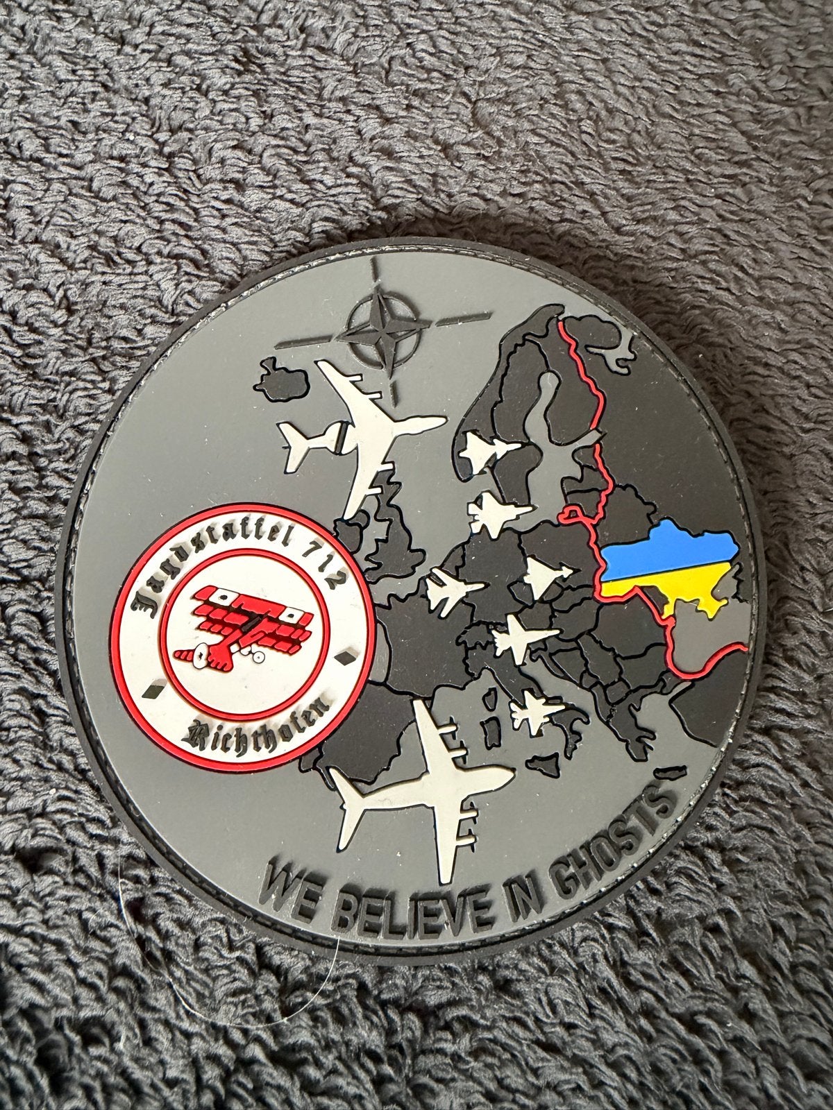 Militair Patch Jagdstaffel 712 Richthofen - We Believe in Gh, Ophalen of Verzenden, Luchtmacht, Overige gebieden, Embleem of Badge