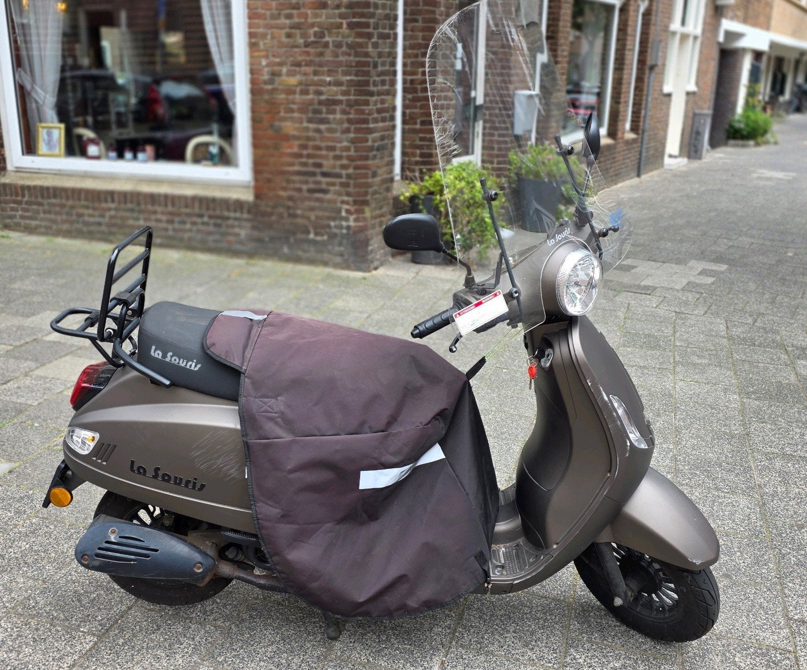 Scooter bruin 45 km, Fietsen en Brommers, Scooters | Overige merken, Ophalen, Gebruikt, Maximaal 45 km/u, Benzine