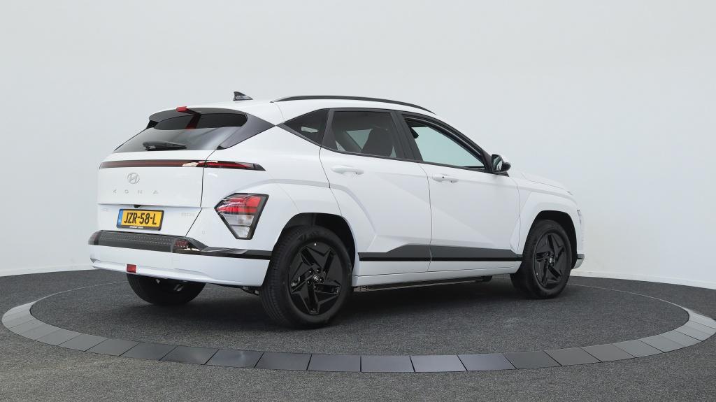 Hyundai KONA Electric 64,8 kWh Pure Edition | DEMO | Stoelve, Auto's, Hyundai, 12 maanden, Gebruikt, Wit, Origineel Nederlands