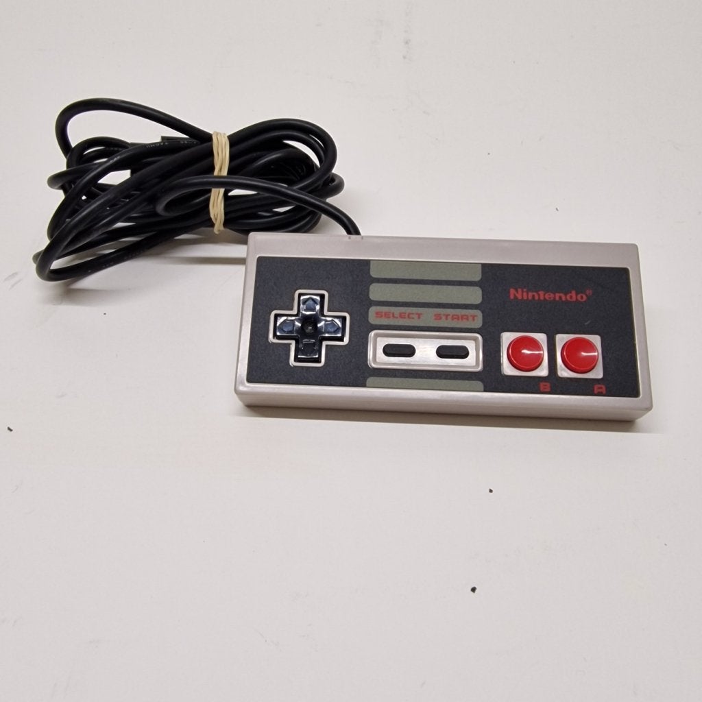 Nintendo Originele NES Controller | Incl garantie, Nintendo, Zo goed als nieuw, Support@nintendo.com, 11-1 Hokotate-cho, Kamitoba, Minami-ku
Kyoto 601-8501
Japan