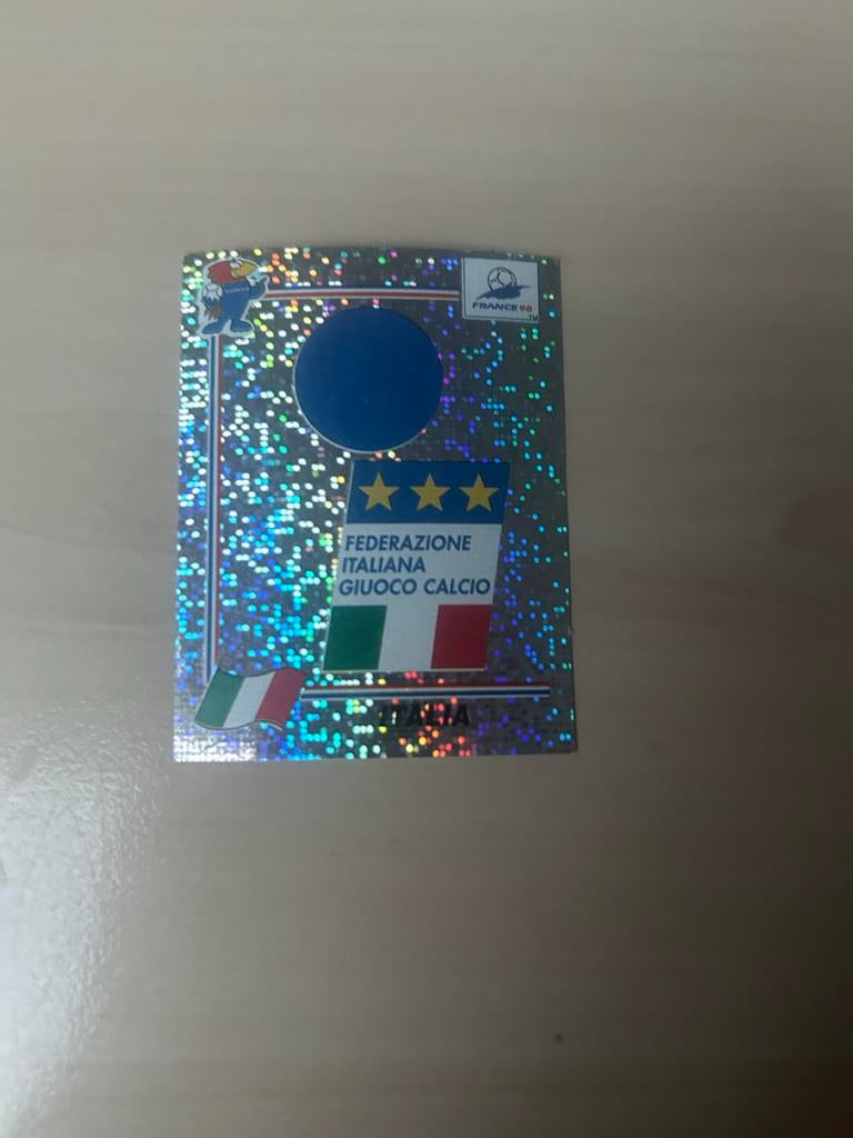 Panini France 98 Embleem Italië - Zeldzaam Sticker, Ophalen of Verzenden, Zo goed als nieuw, Sport