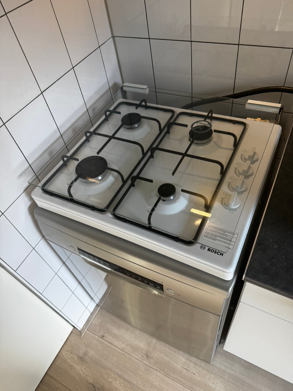 Bosch gaskookplaat, Ophalen, Minder dan 85 cm, 4 kookzones, Zo goed als nieuw