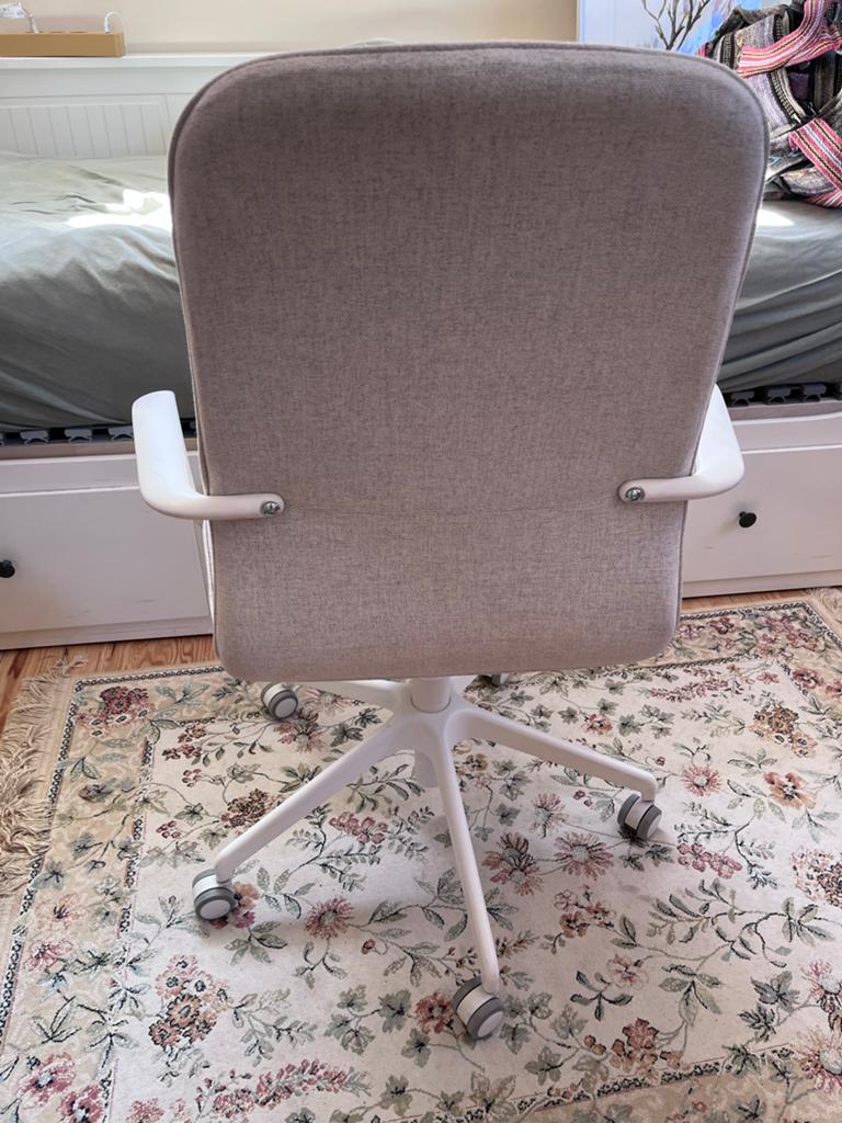Ikea Langfjall bureaustoel met armleuningen beige, Huis en Inrichting, Bureaustoelen, Ophalen of Verzenden, Gebruikt, Grijs, Bureaustoel