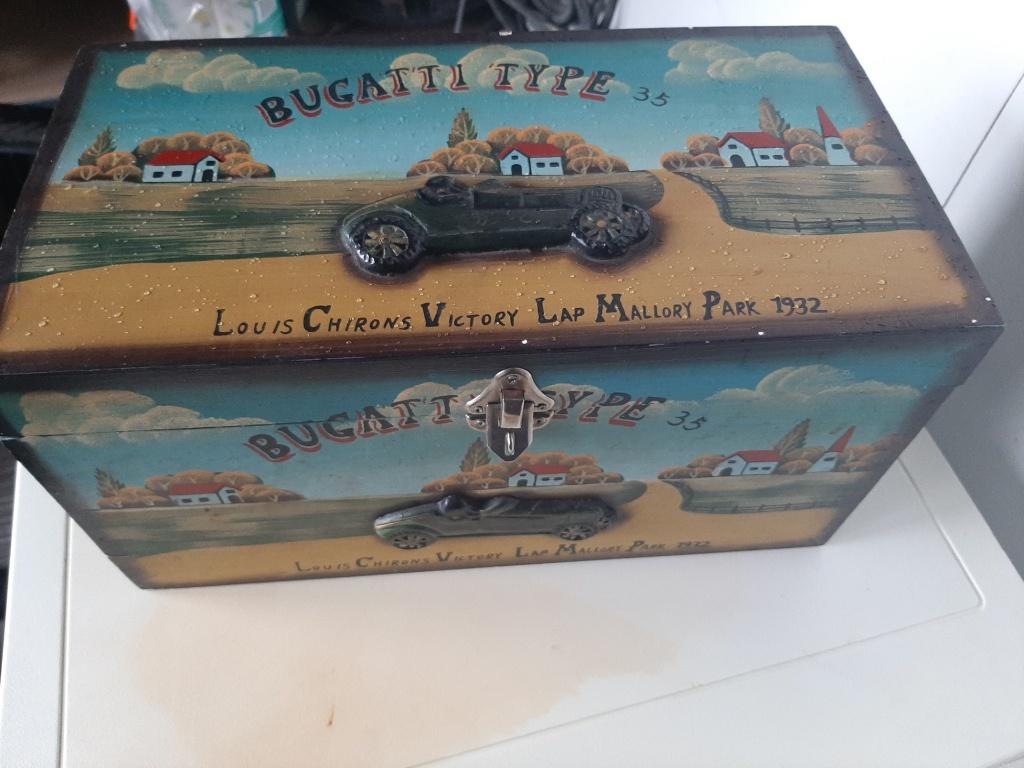 BUGATTI- mooie opbergdoos van hout, fraai gedecoreerd, Ophalen, Gebruikt, Auto's