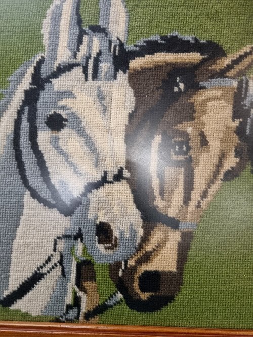 schilderij paarden geborduurd in houten lijst, Ophalen of Verzenden, 'T Olde Gre-j, Info@toldegrej.nl, Endepoelstraat 20f Didam
