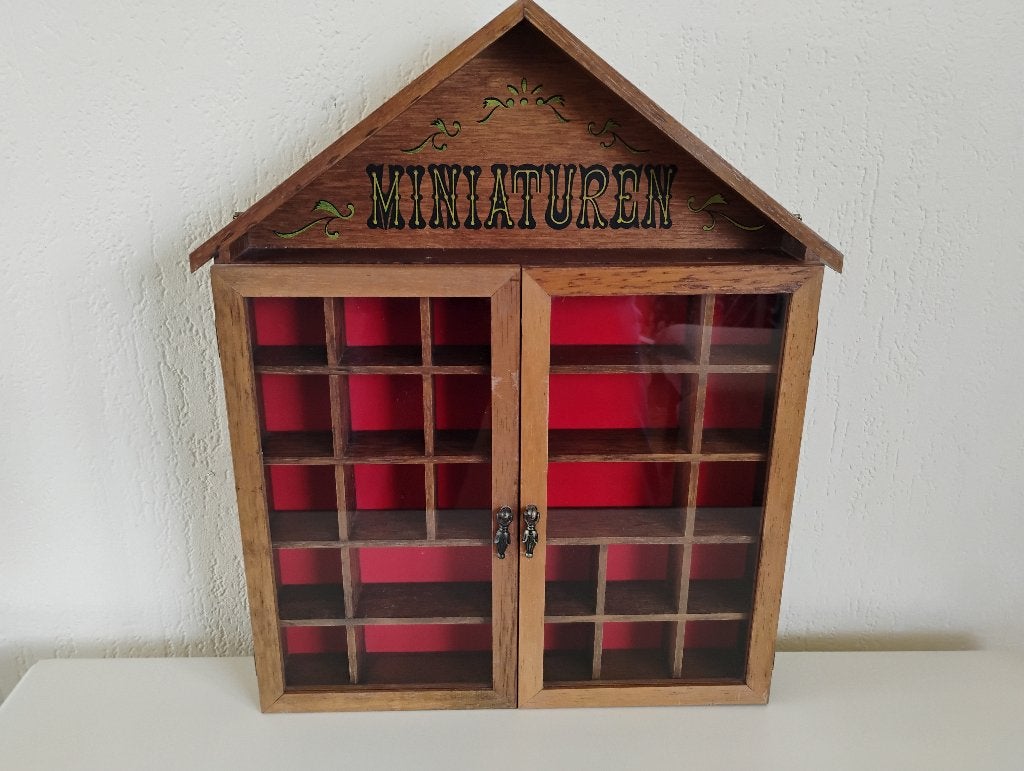 Letterkast huisje hout deurtjes ervoor met glas 45 x 34,5, Ophalen of Verzenden