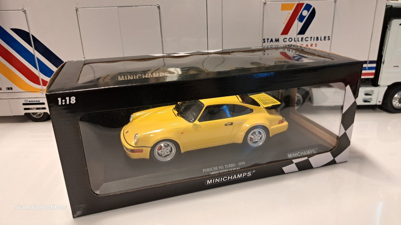 Minichamps Porsche 911 964 Turbo Yellow - 1990, Hobby en Vrije tijd, Modelauto's | 1:18, Auto, Ophalen of Verzenden, Zo goed als nieuw