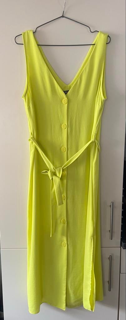 Primark Neon Gele Midi Jurk met Knoopjes en Ceintuur, Geel, Maat 42/44 (L), Ophalen of Verzenden, Zo goed als nieuw