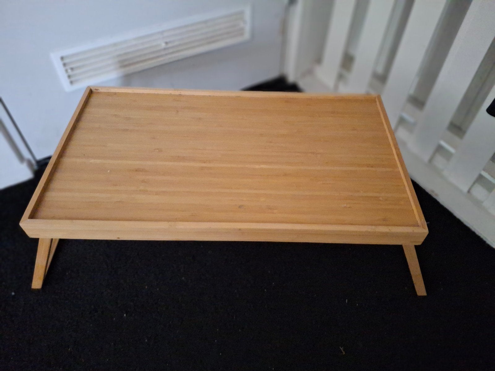 Opvouwbaar bamboe bedtafeltje / ontbijt op bed, Minder dan 45 cm, Modern, functioneel, Zo goed als nieuw, Rechthoekig