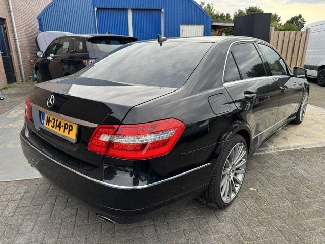 Mercedes-Benz E-Klasse E350 CGI BlueEfficiency Aut.LET OP MO, Auto's, Automaat, Gebruikt, Overige carrosserieën, 2000 kg