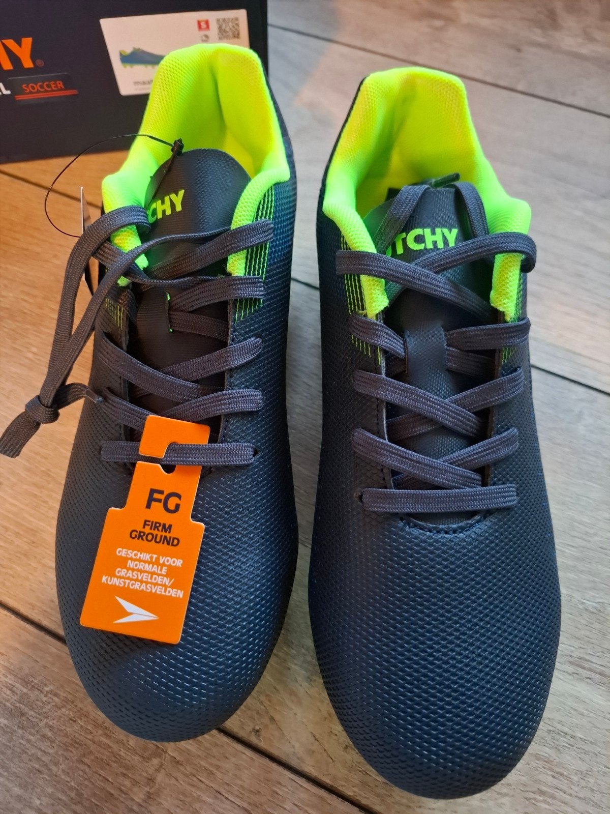 nieuwe voetbalschoenen, maat 39, Sport en Fitness, Voetbal, Maat XS of kleiner, Schoenen, Nieuw, Ophalen of Verzenden