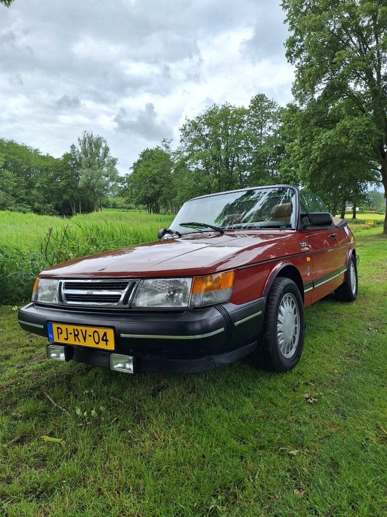 Saab 900 2.0 T16 Turbo Cabrio AUT K6 1987 Rood, Auto's, Oldtimers, Automaat, Beige, Cabriolet, Leder
