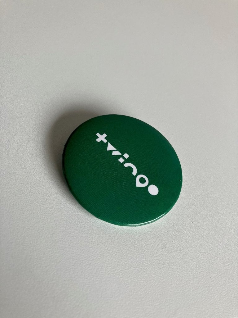 Broche Twingo, Overige materialen, 4 tot 7 cm, Nieuw, Ophalen of Verzenden