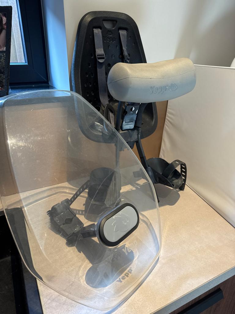 Thule Yepp Mini Voorzitje met Windscherm en Slaaprol, Voorzitje, Ophalen of Verzenden, 0 t/m 13 kg, Gebruikt
