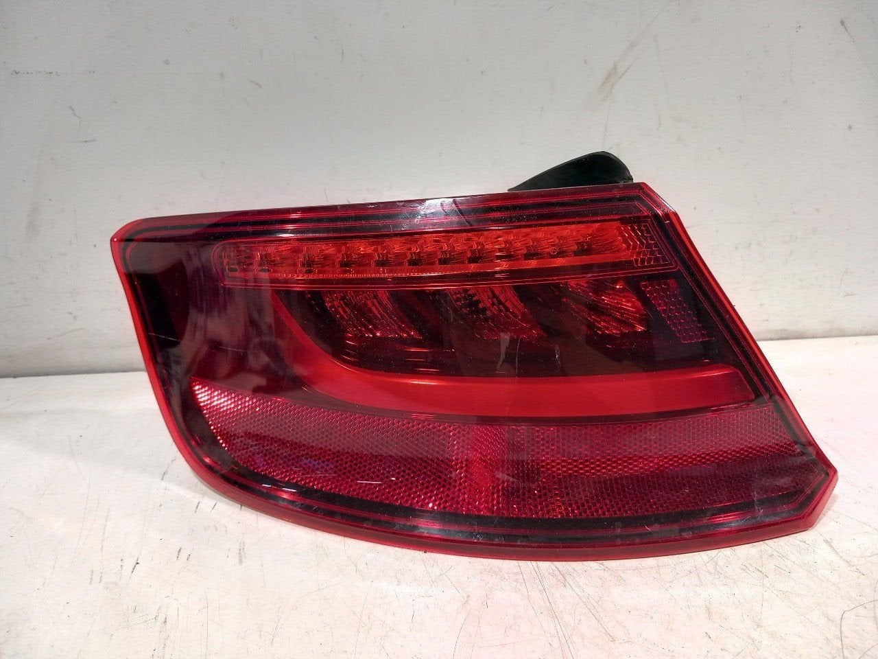 Achterlicht links buiten Audi A3, Onderdelen@venauto.nl, Van der Ven Autorecycling B.V., Gebruikt, Ettenseweg 76, 4706 PB Roosendaal, The Netherlands