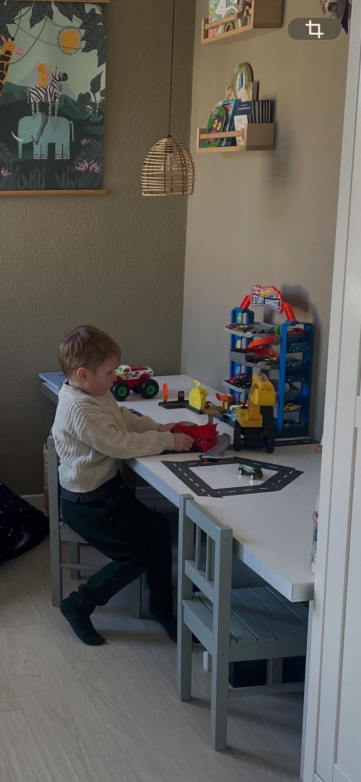 Kindertafel met stoeltjes, Ophalen, Gebruikt, Tafel(s) en Stoel(en)