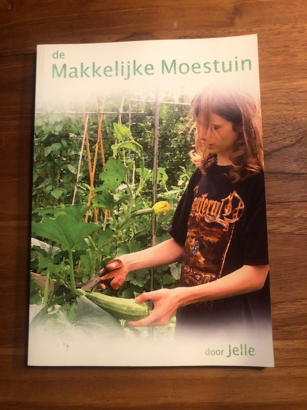De Makkelijke Moestuin door Jelle - Praktische Gids, Ophalen of Verzenden, Zo goed als nieuw, Moestuin