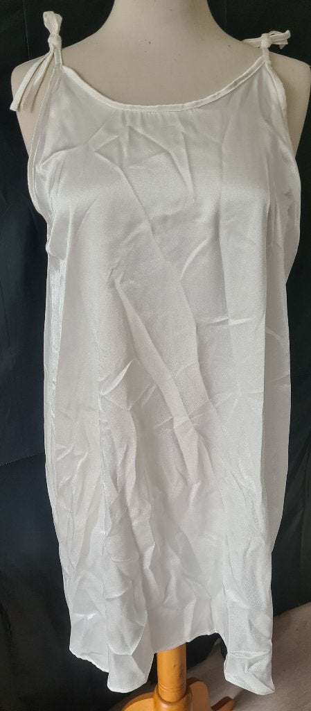 Nieuw, slaapjurk, wit, mt 44 (even meten, Kleding | Dames, Pyjama's, Ophalen of Verzenden, Nieuw, Maat 42/44 (L)