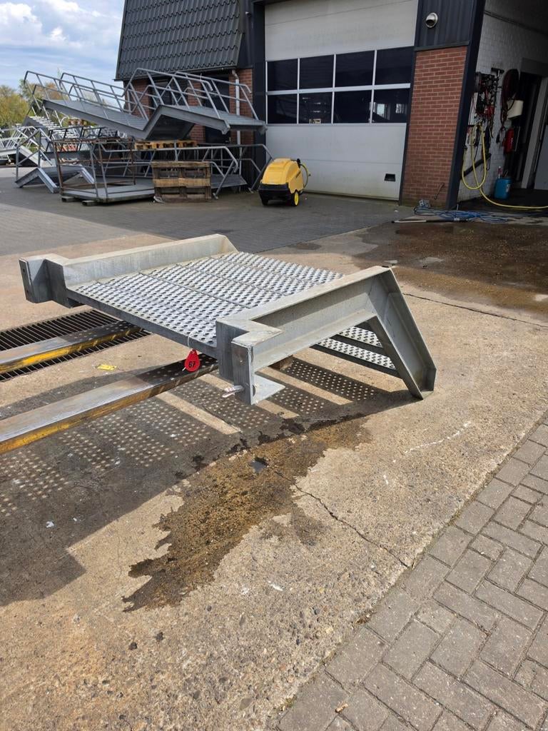 Stalen bordes trap gegalv hoog 0,8mtr nor067, Doe-het-zelf en Verbouw, Ladders en Trappen, Ophalen, 2 tot 4 meter