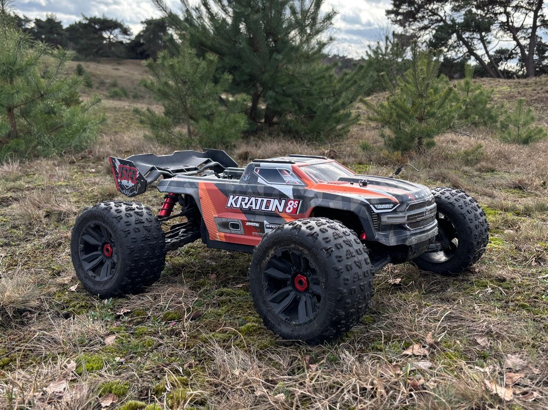 Arma Kraton 8S RC Auto - Race Monster met Nieuwe Motor, Gebruikt, Auto offroad, Schaal 1:8, Ophalen