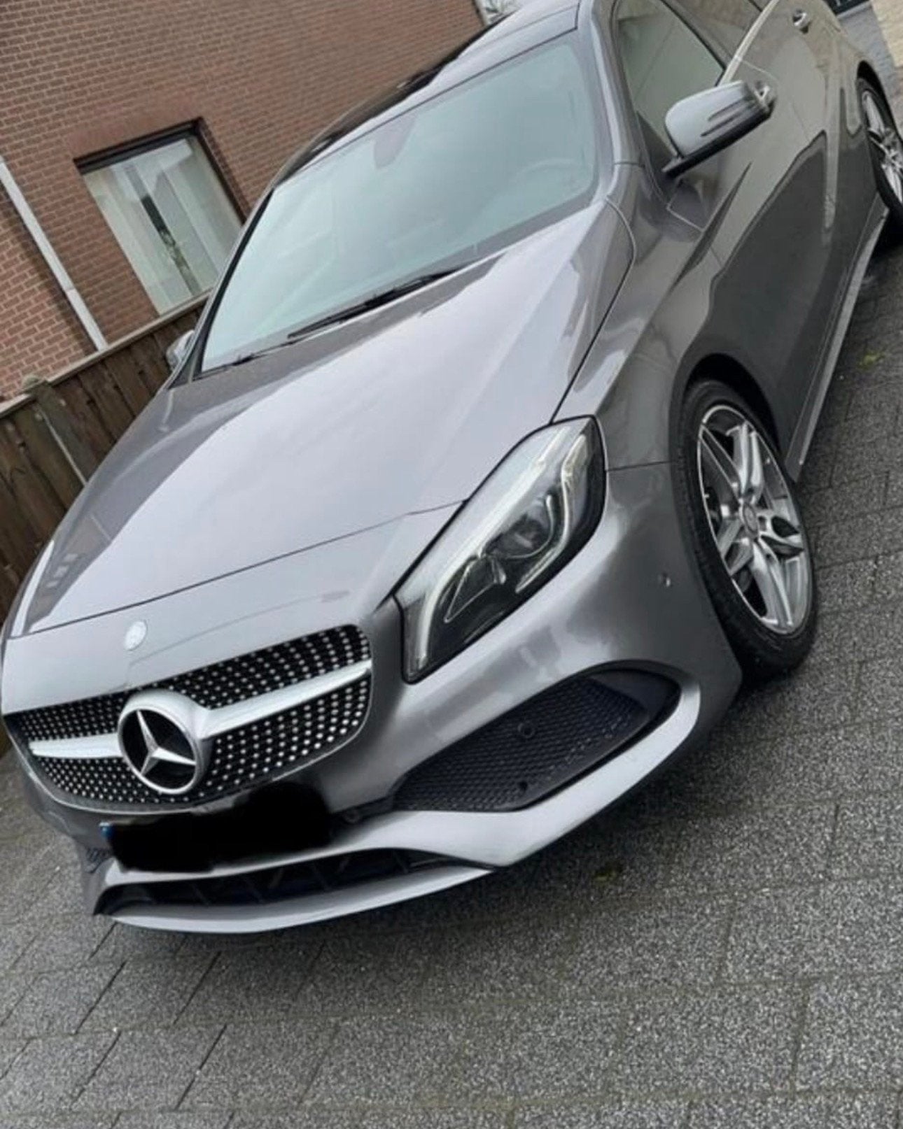 Mercedes-Benz A-Klasse A160 102pk 7G-DCT 2016 Grijs- NAP, Auto's, Mercedes-Benz, 4 cilinders, 19 km/l, Particulier, Zilver of Grijs