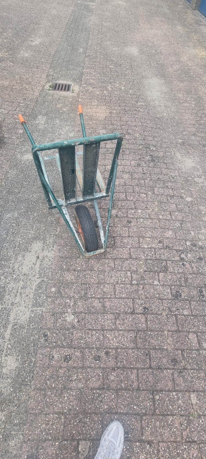Stevige kruiwagen voor tuin en bouw, Tuin en Terras, Kruiwagens, Ophalen of Verzenden, Gebruikt, Handmatig, Eenwielig
