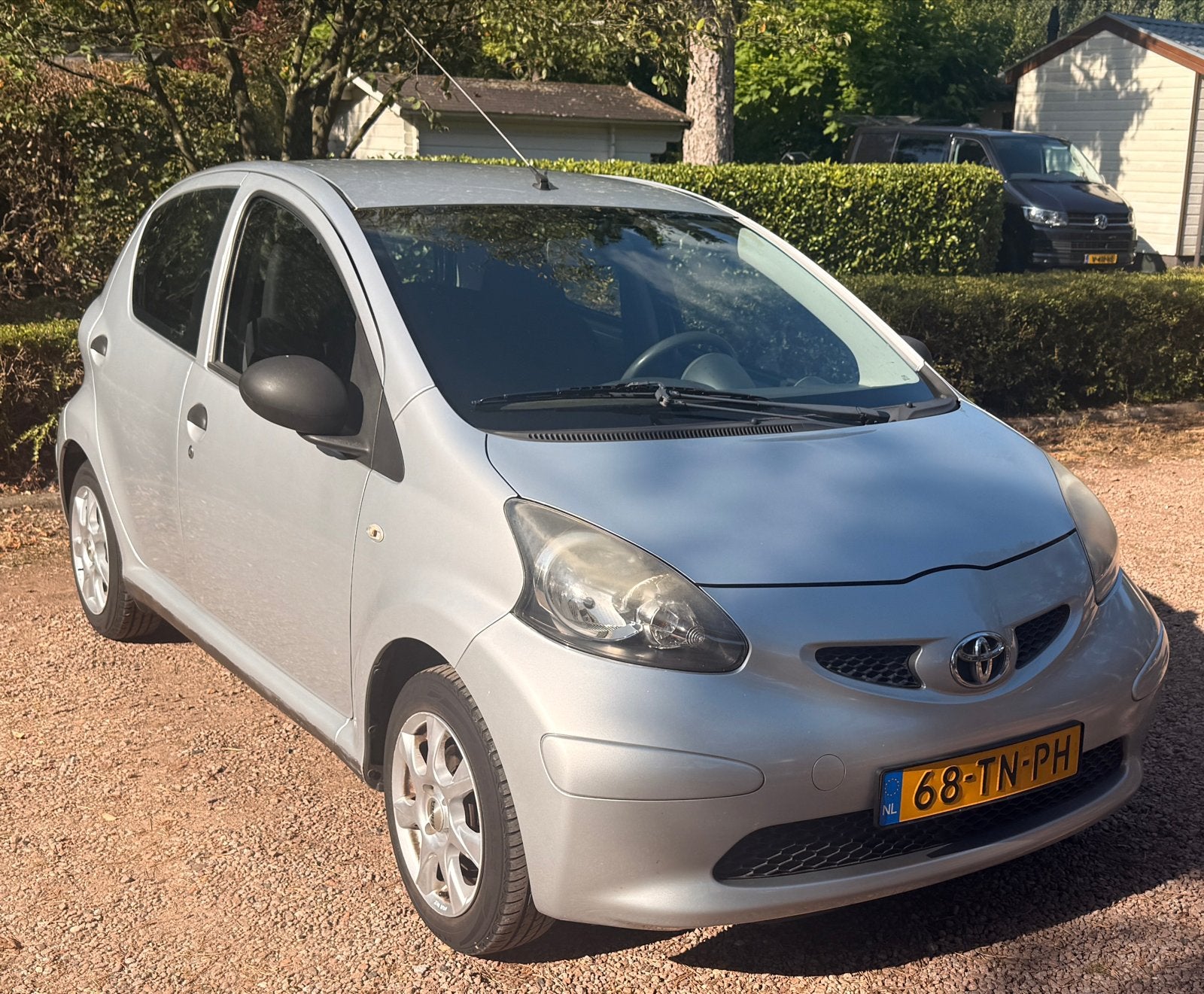 Toyota Aygo 1.0 12V Vvt-i 5DRS 2006 Grijs, Voorwielaandrijving, Stof, Zwart, 4 stoelen