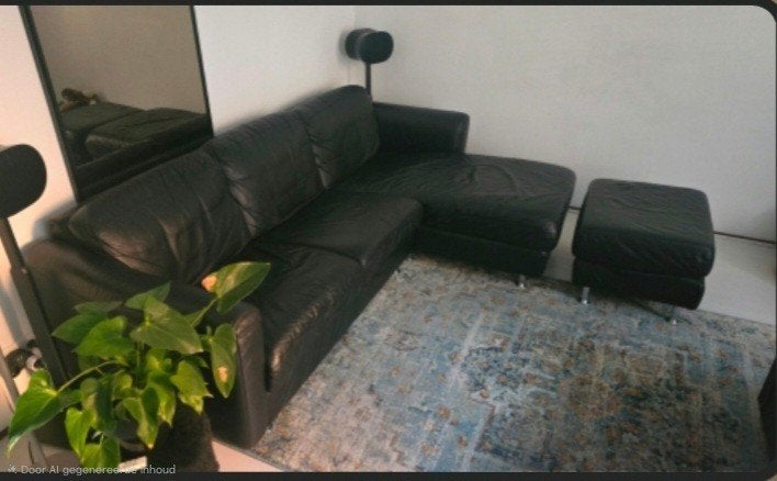 Zwarte Leren Hoekbank met Hocker - Comfortabel en Stijlvol, Ophalen, Modern, Comfortabel, Gebruikt, 125 tot 150 cm