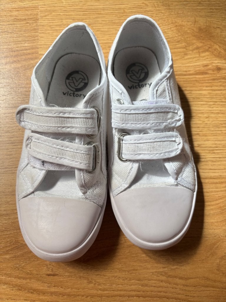 Gymschoenen wit maat 30, Ophalen, Zo goed als nieuw, Victory, Jongen of Meisje