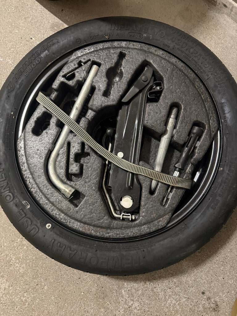 Reservewiel met krik en gereedschapset, Ophalen, Nieuw, Audi