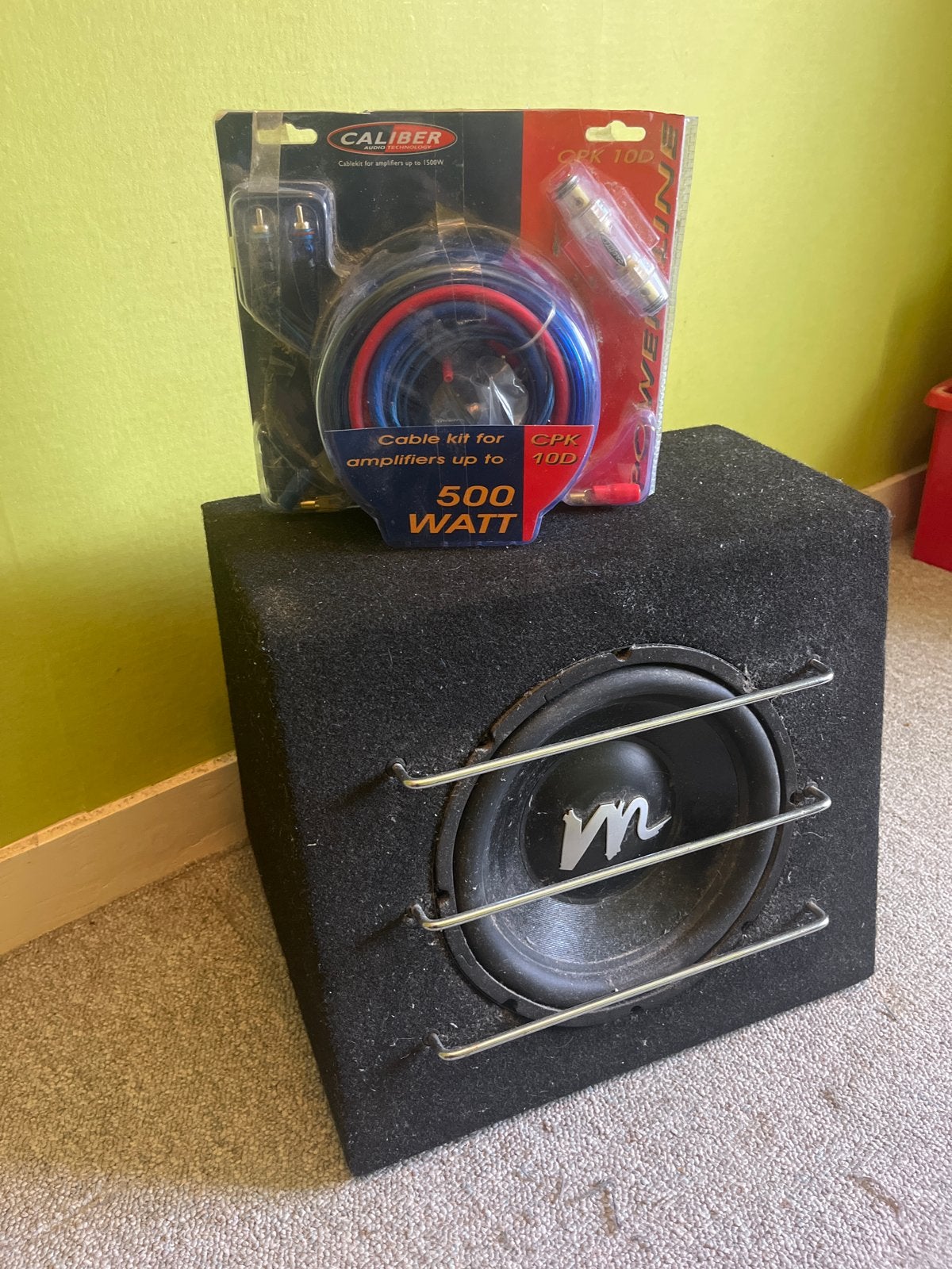 Subwoofer met kabelset - Krachtig geluid voor je auto, Overige merken, Gebruikt, Inclusief kabels, Subwoofer