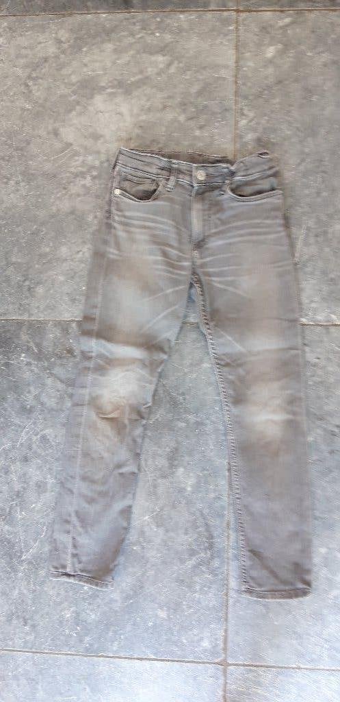 Grijze spijkerbroek 140, Kinderen en Baby's, Kinderkleding | Maat 140, Broek, H&M, Ophalen of Verzenden, Zo goed als nieuw