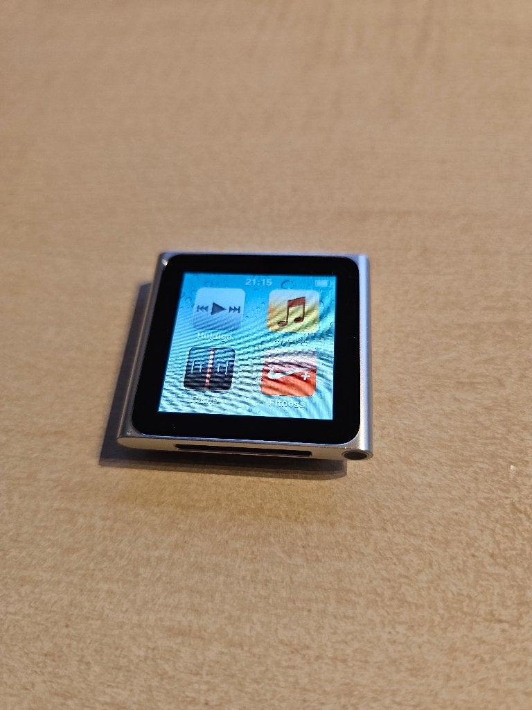 Apple iPod Nano 6e generatie 8GB, Ophalen of Verzenden, Zo goed als nieuw, Nano, Zilver